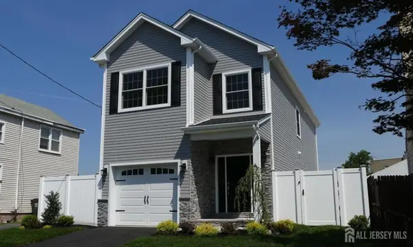 92 2nd Street, Woodbridge Proper, NJ 07095