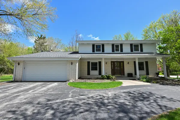 2490 De Carlin Dr, Brookfield, WI 53045