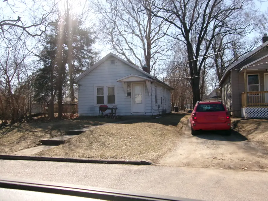 2328 W Antoinette Street, Peoria, IL 61605 - Image #2