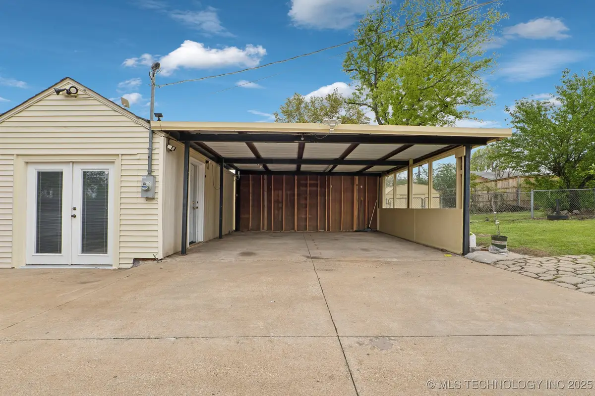 204 S Jamestown Avenue, Tulsa, OK 74112 - Image #1