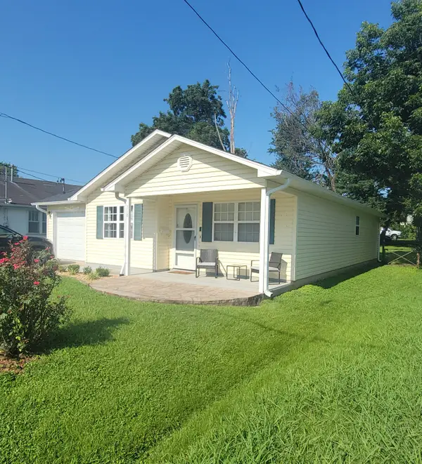 318 S Sassafras Street, Dexter, MO 63841