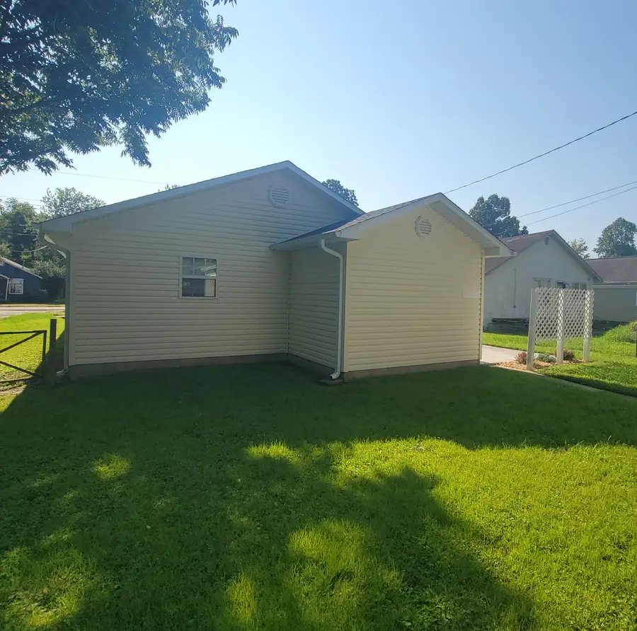 318 S Sassafras Street, Dexter, MO 63841 - #3