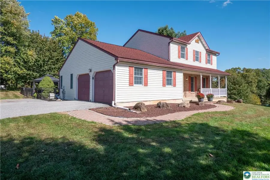 17 Mellon School Ln, Fleetwood, PA 19522 - Image #2