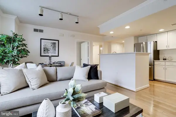 2220 Fairfax Drive N , 803, Arlington, VA 22201