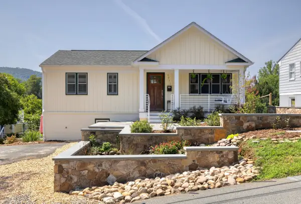 1512 Chesapeake St, Charlottesville, VA 22902