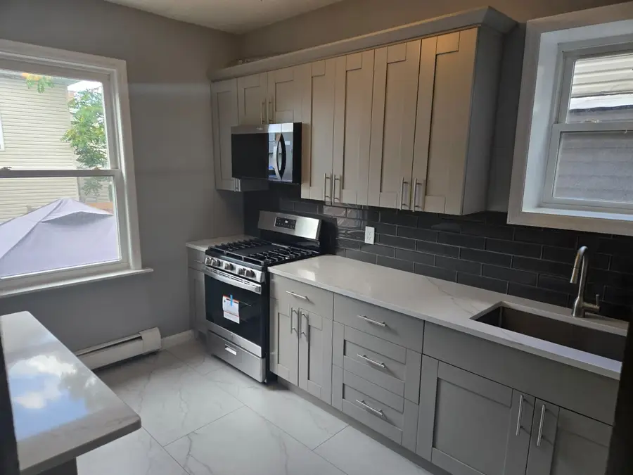 30 Irving St #1, Jersey City, NJ 07304 - #2