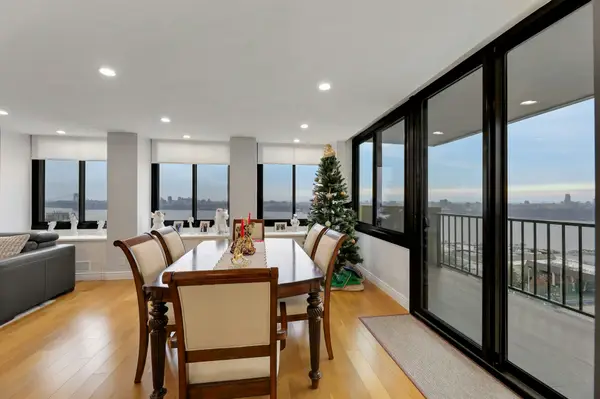 300 Winston Drive C0910, Cliffside Park, NJ 07010