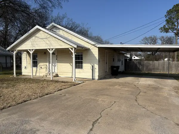 102 W Elm Street, Edgewood, TX 75117