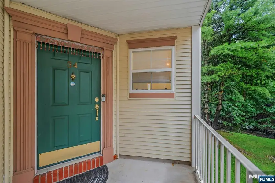 34 Eider Ct, Wayne, NJ 07470 - #2
