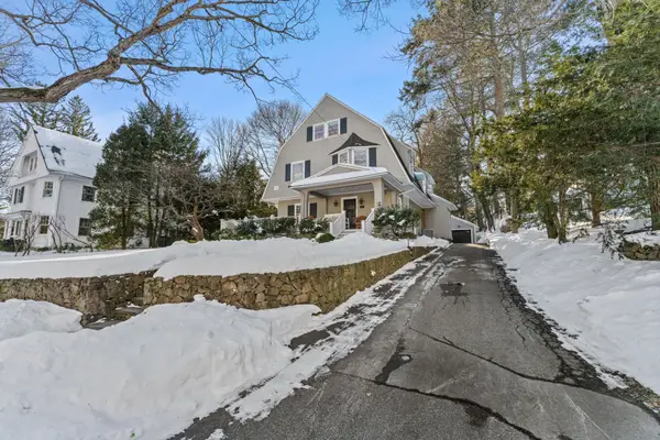 40 Chestnut Street, Wellesley, MA 02481