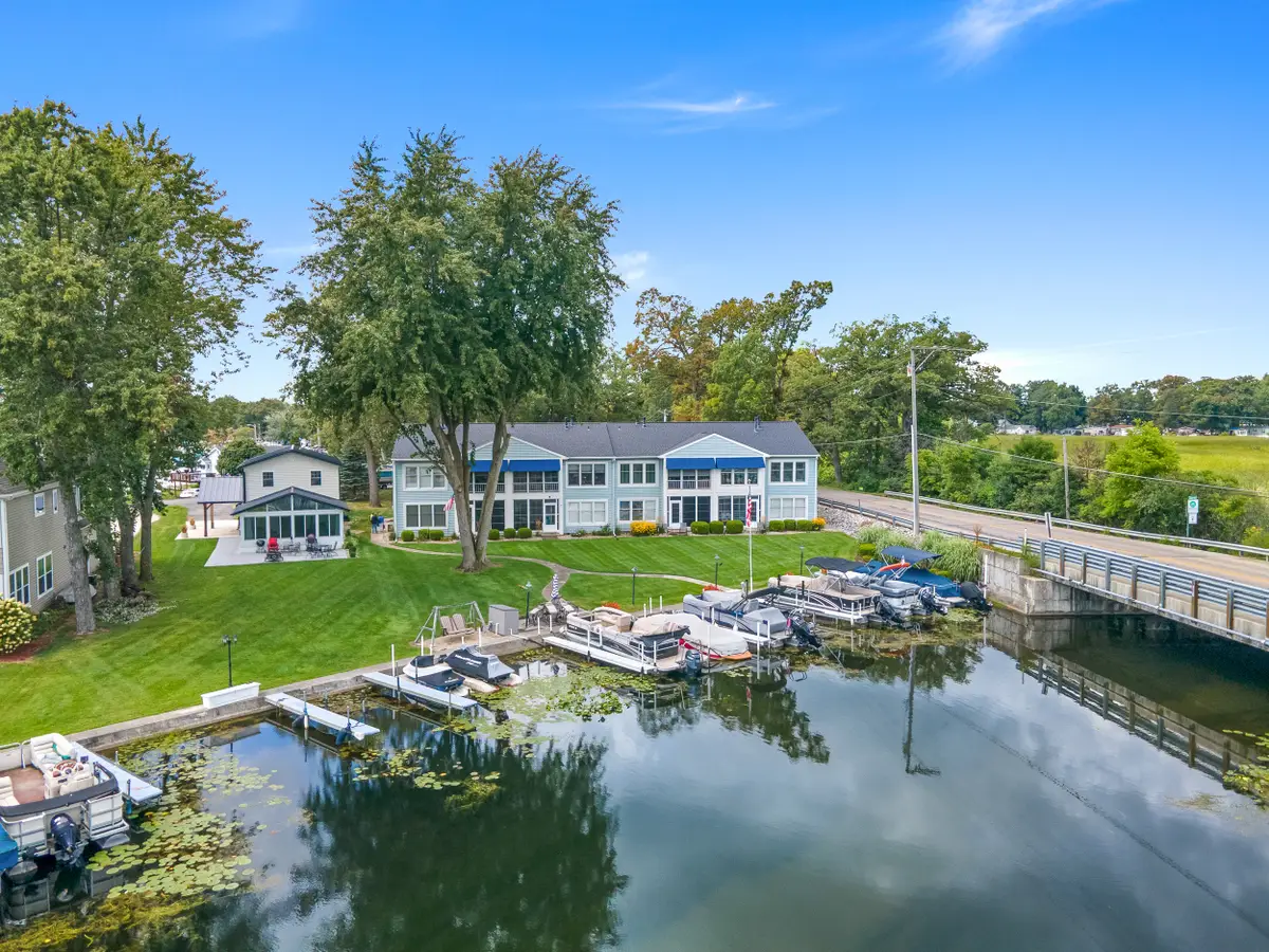 700 S Lakeside Drive #6, Syracuse, IN 46567 - #1