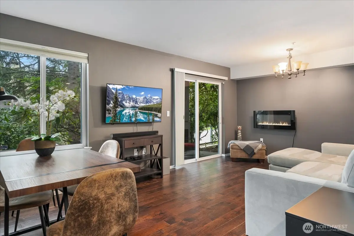 5589 Lakemont Boulevard Se #1702, Bellevue, WA 98006 - Image #1