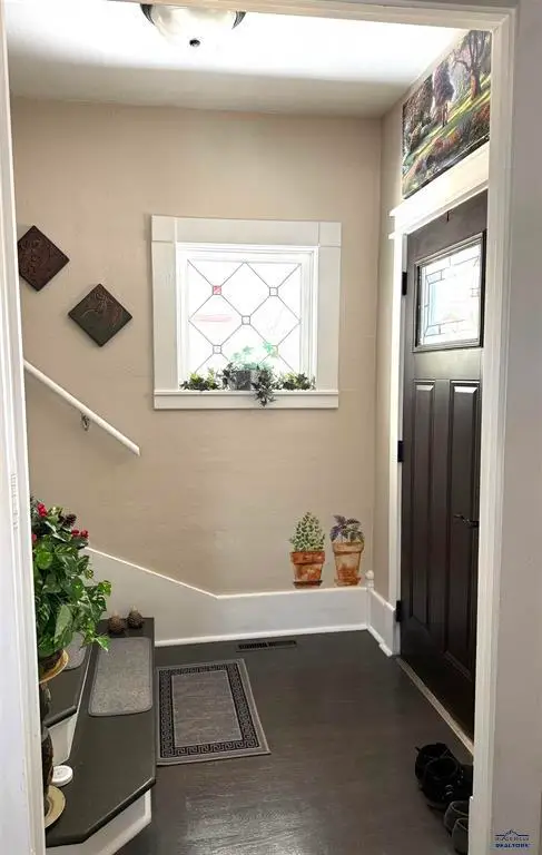 245 N 6th St, Hot Springs, SD 57747-7500 - #3