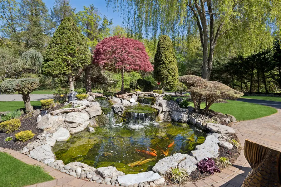 70 Laurel Court, Laurel Hollow, NY 11791 - #3