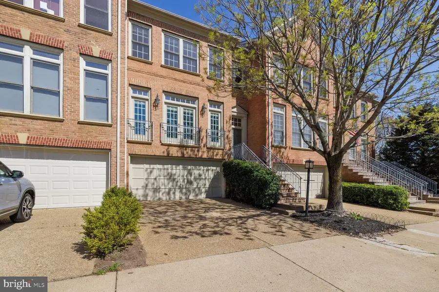 1813 Dawson Street, Vienna, VA 22182 - #2