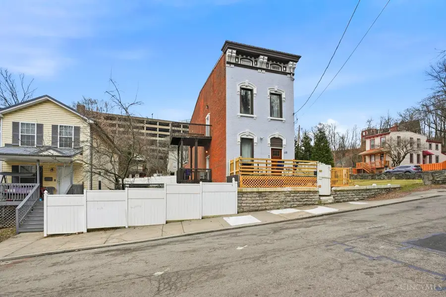 132 Winkler Street, Cincinnati, OH 45219 - #3