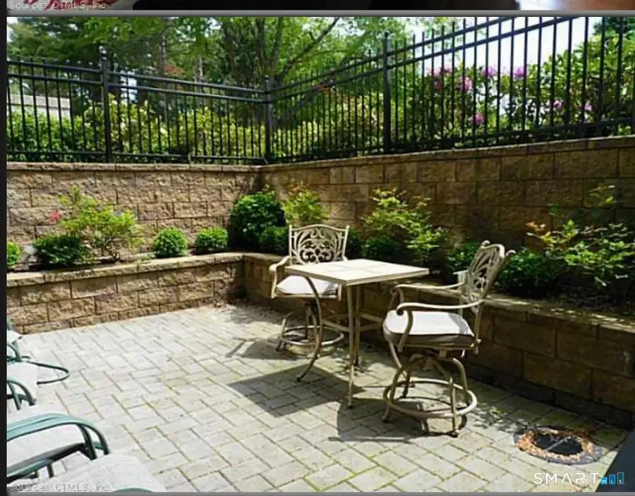 30 Schoolhouse Drive #105 #105, West Hartford, CT 06110 - #2