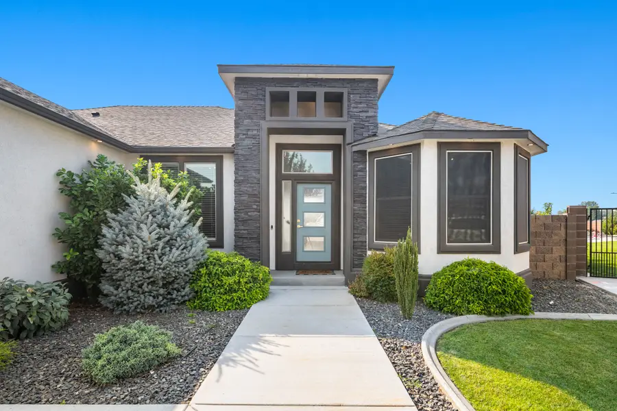 3529 Curtis Dr, West Richland, WA 99353 - #2