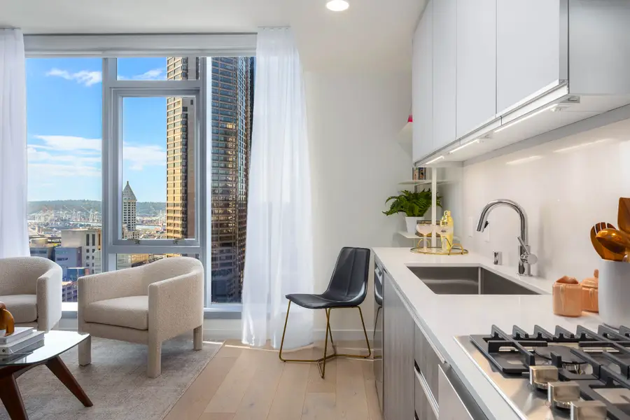 800 Columbia Street #709, Seattle, WA 98104 - Image #2