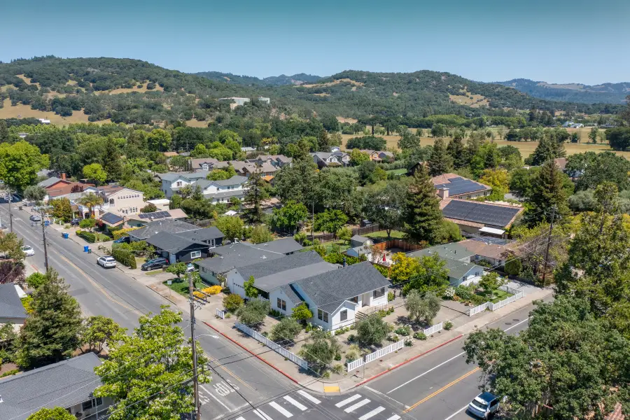 490 W Spain Street, Sonoma, CA 95476 - #2