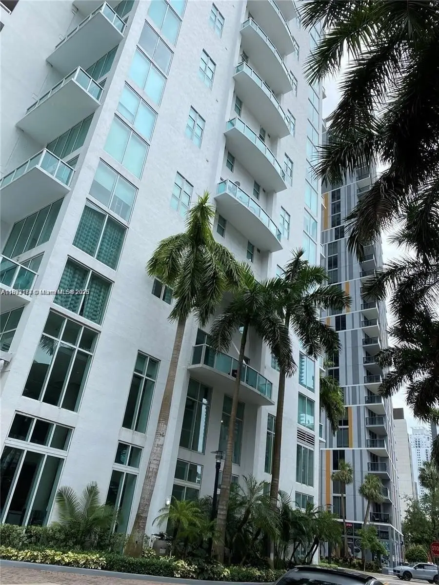 41 SE 5th St #717, Miami, FL 33131 - Image #1