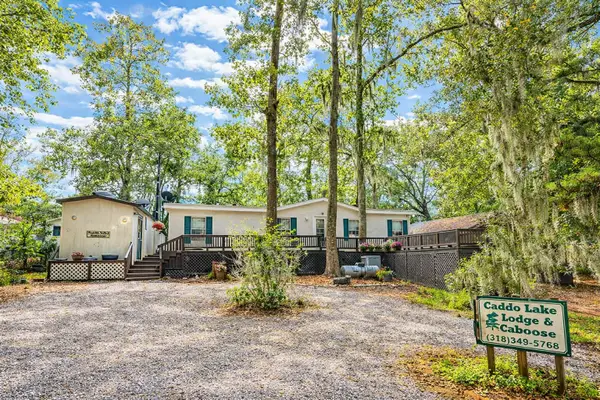 2325 Blairs Landing Rd, Karnack, TX 75661