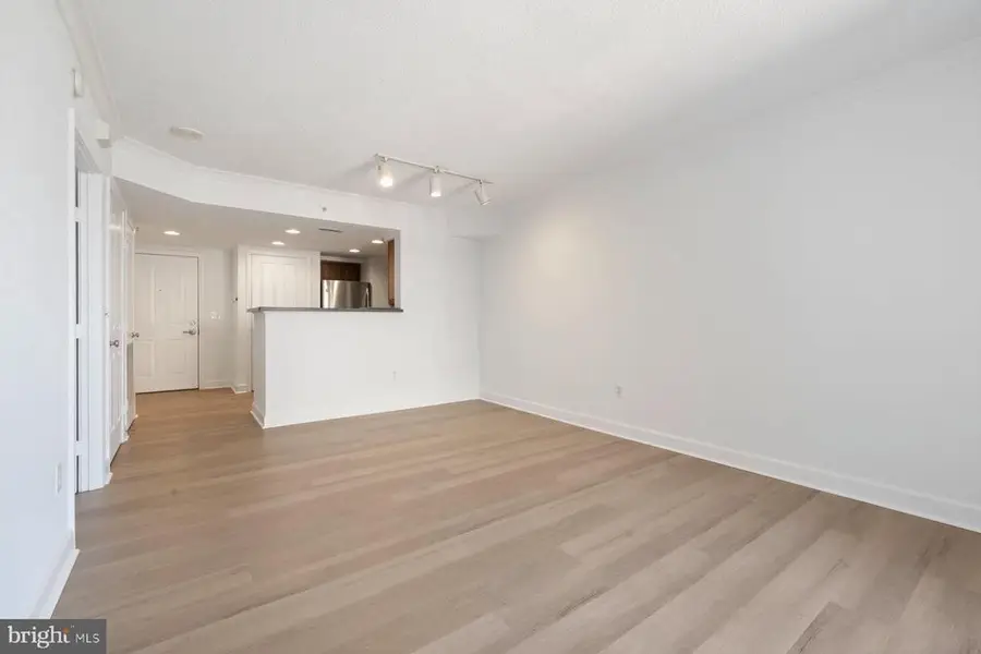 1205 N Garfield Street , 911, Arlington, VA 22201 - #3