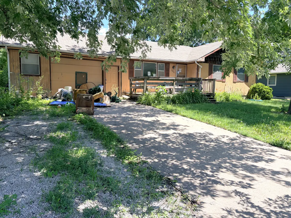 205 E Herriman Street, Chillicothe, MO 64601 - #1