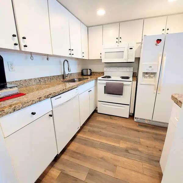 1830 Embassy Drive #306, West Palm Beach, FL 33401