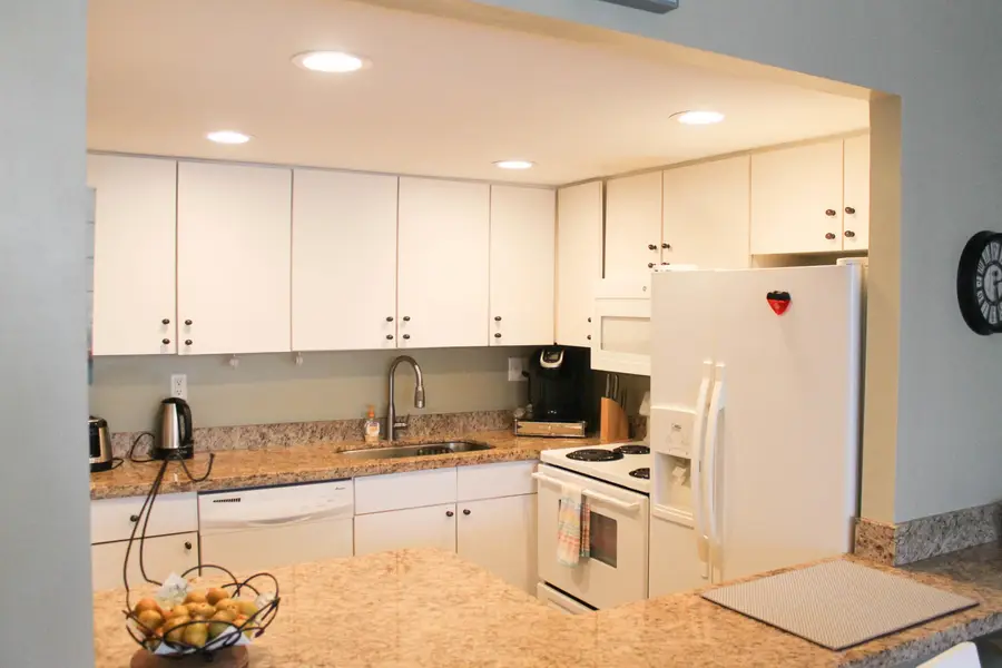 1830 Embassy Drive #306, West Palm Beach, FL 33401 - #3