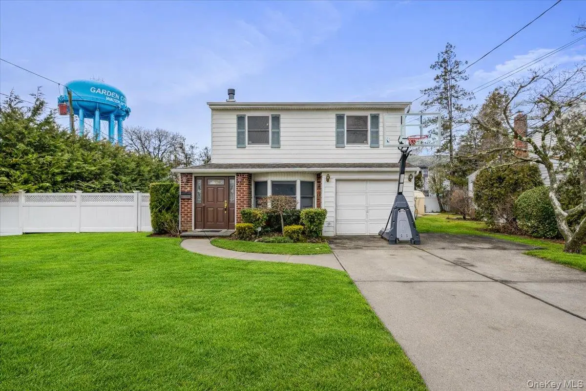 17 Whitehall Lane, New Hyde Park, NY 11040 - #1