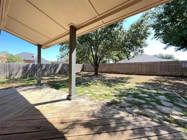 429 N Waterford Oaks Drive, Cedar Hill, TX 75104