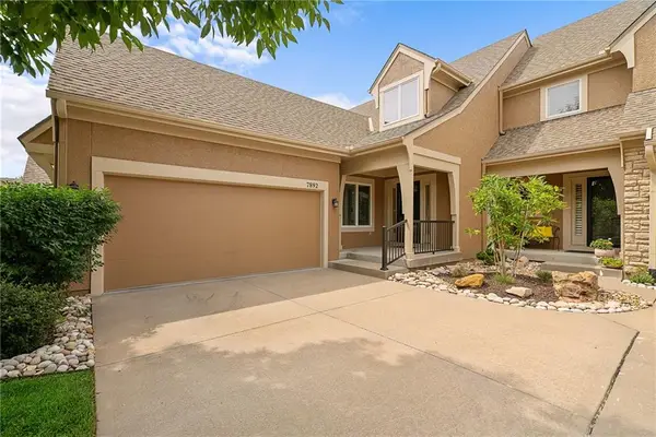 7892 W 157th Terrace, Overland Park, KS 66223
