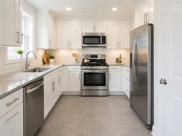 213 State Street #C, Bristol, RI 02809