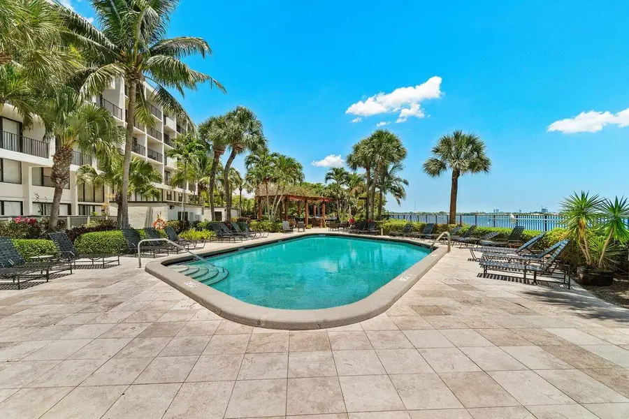 1830 Embassy Drive #121, West Palm Beach, FL 33401 - #3