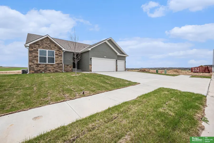 6851 Stony Point Drive, Papillion, NE 68133 - #3