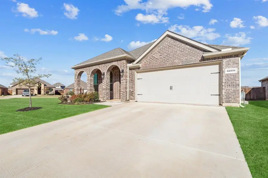 3260 Hunters Glen Drive, Aubrey, TX 76227 - Image #3