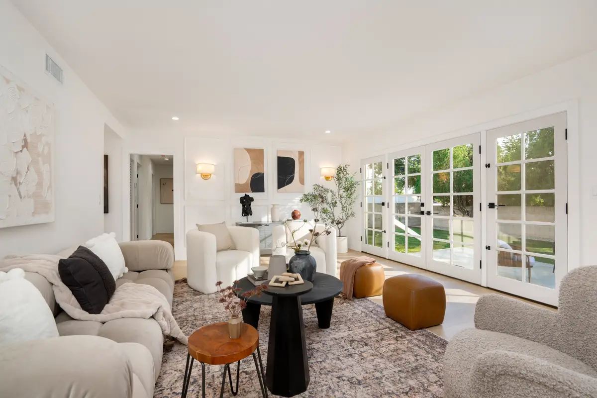 18438 Los Alimos St, Northridge, CA 91326 - #1