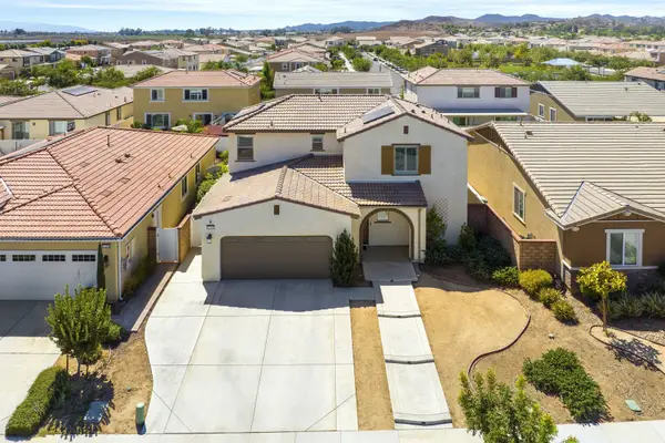 27545 Cloudy Peak Way, Menifee, CA 92584