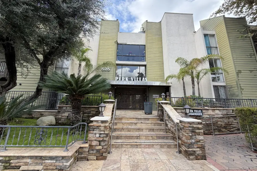 525 S Ardmore Avenue #206, Los Angeles, CA 90020 - Image #2