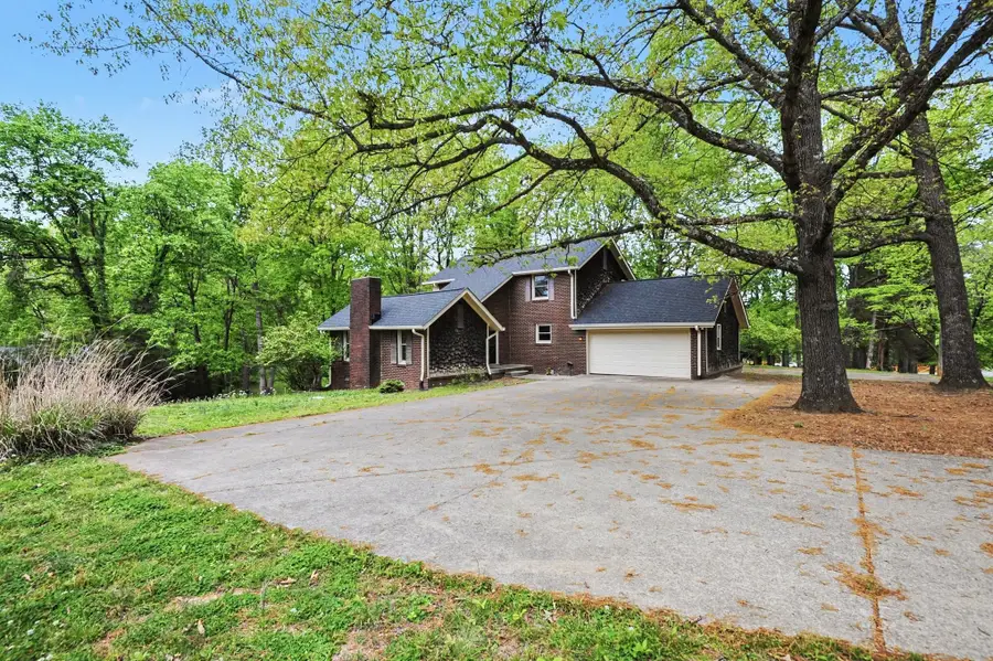 502 Maplewood Dr, Greenbrier, TN 37073 - #3
