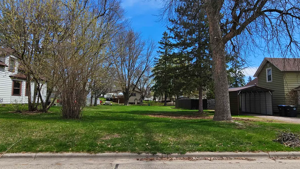 Weed Street #5, Shawano, WI 54166 - #1