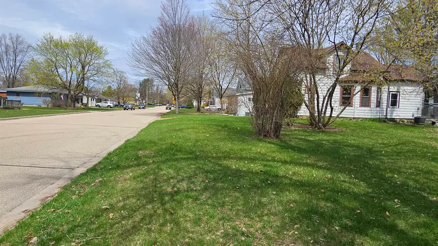 Weed Street #5, Shawano, WI 54166 - #2