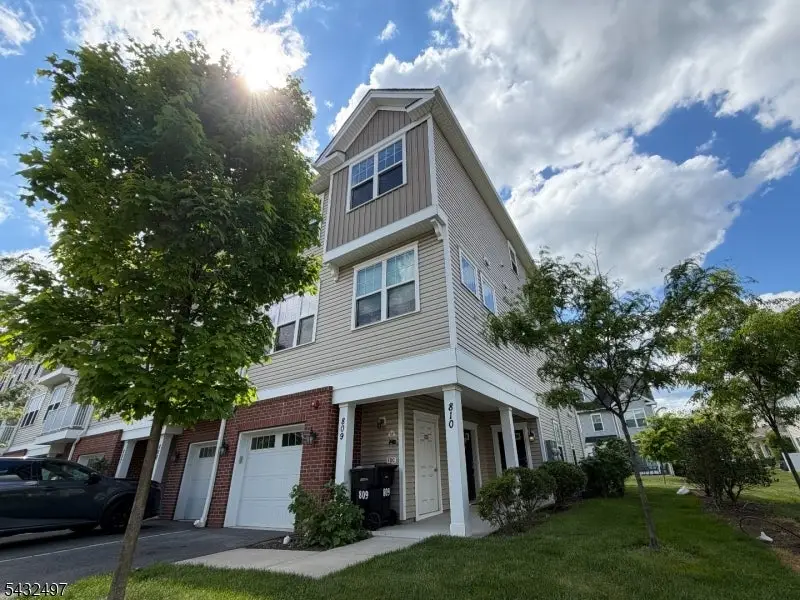 810 Greenland Sq, Highland Park, NJ 08904 - #2