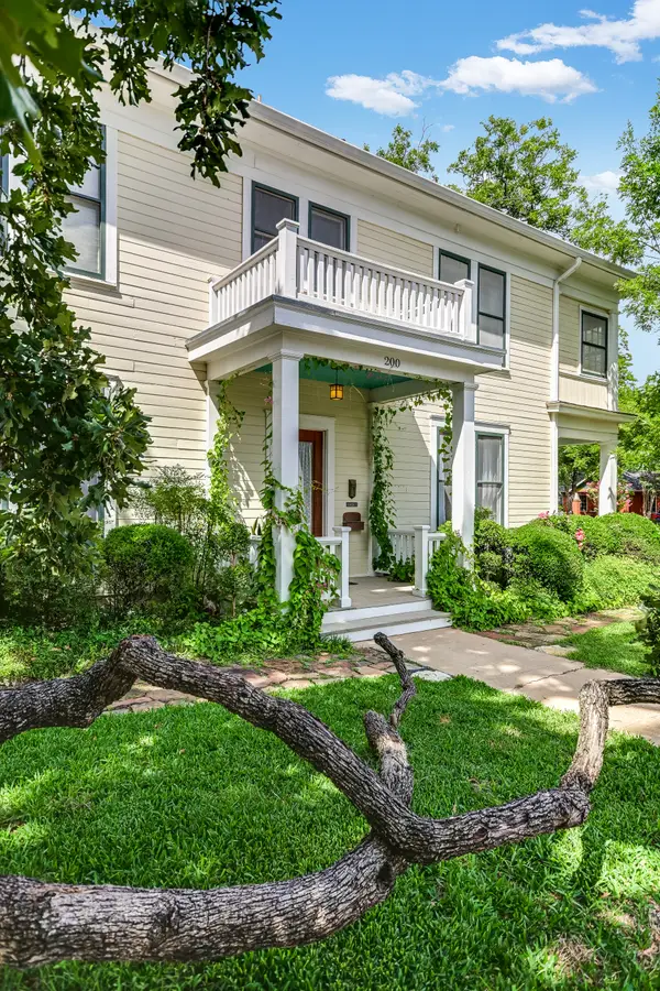 200 W 40th St, Austin, TX 78751