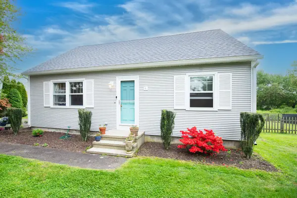 17 Willard Street, Old Saybrook, CT 06475
