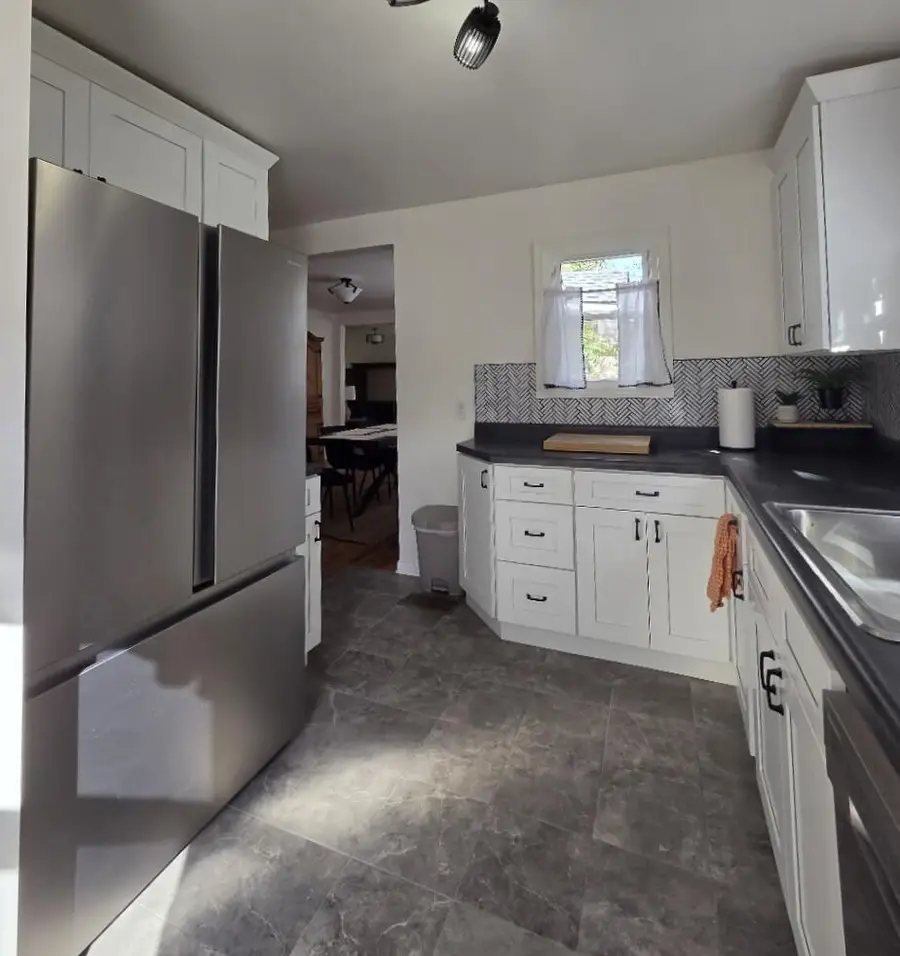 325 N Kendall Avenue, Kalamazoo, MI 49006 - #3