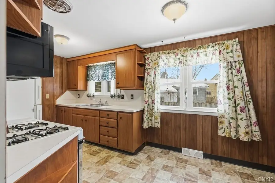 108 Everingham Court, Syracuse, NY 13205 - #2