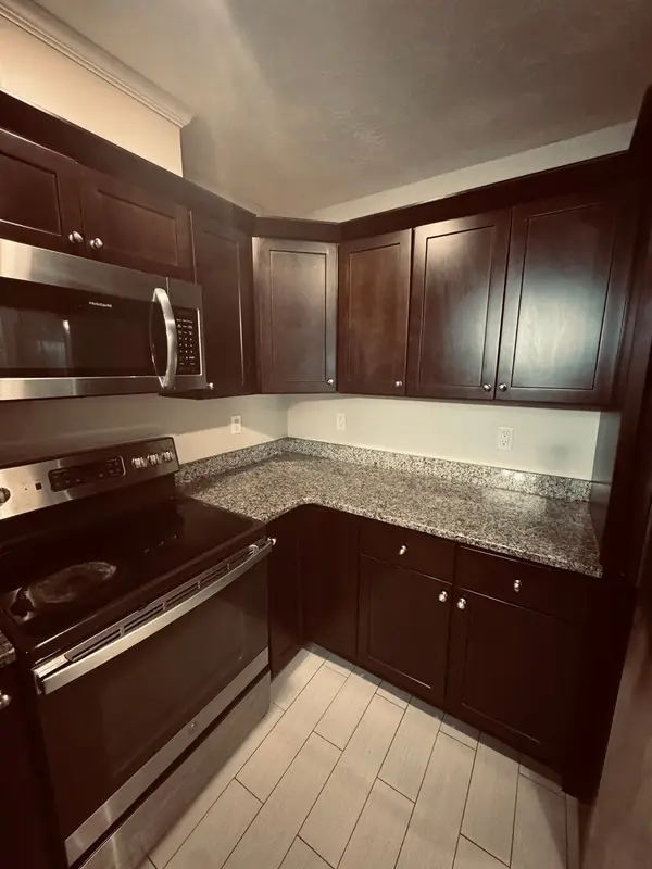 4D Marc Dr. #5, Plymouth, MA 02360