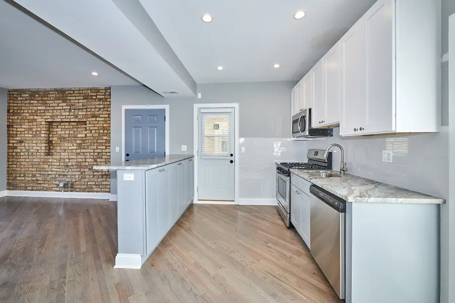 5709 W Seminole Street , 1, Chicago, IL 60646 - #3